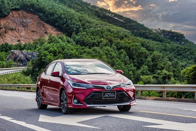 Trung bình 1 lít xăng ô tô đi được bao nhiêu km? | Toyota