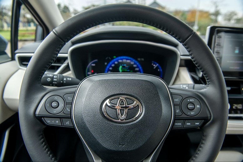 Vô lăng ô tô là gì? Cấu tạo và cách điều khiển vô lăng ô tô | Toyota