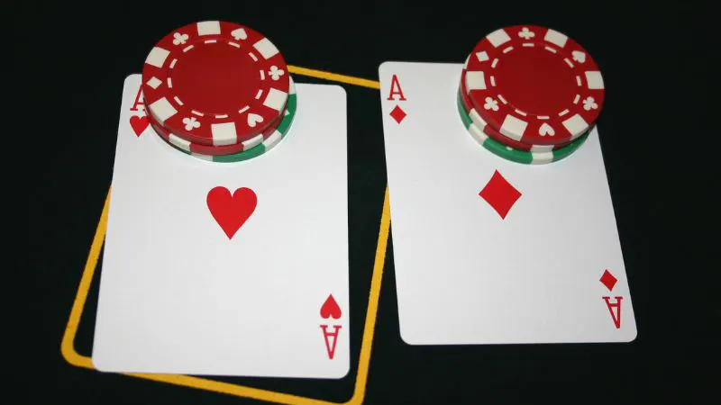 Cái nào lớn hơn, blackjack hay poker? Thông tin cần biết