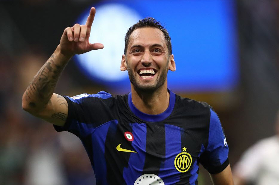Tiểu sử cầu thủ Hakan Calhanoglu, tiền vệ của câu lạc bộ AC Milan