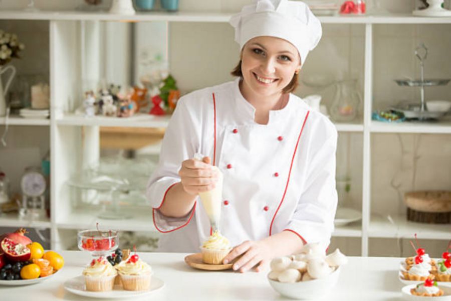 Nghề làm bánh có tương lai không? Mức lương của nghề làm bánh