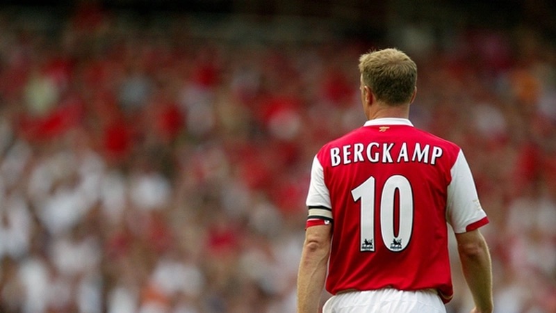 Dennis Bergkamp trong màu áo ĐTQG Hà Lan